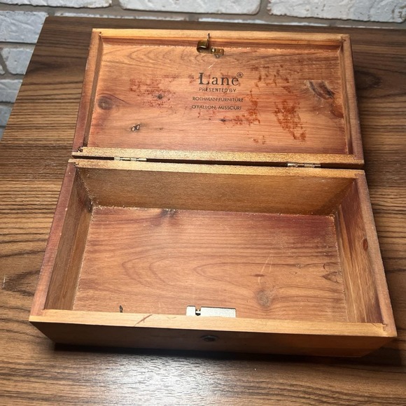 Vintage Lane Cedar Dresser Jewelry Trinket Chest - No Key 9" x 4" x 4" - Picture 2 of 7
